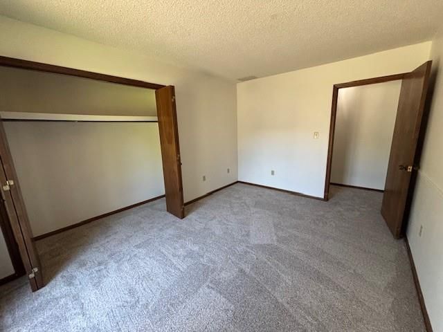 603 Lakeside Court, Girard, KS 66743