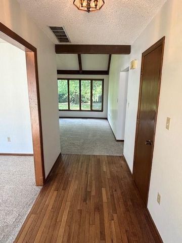 603 Lakeside Court, Girard, KS 66743