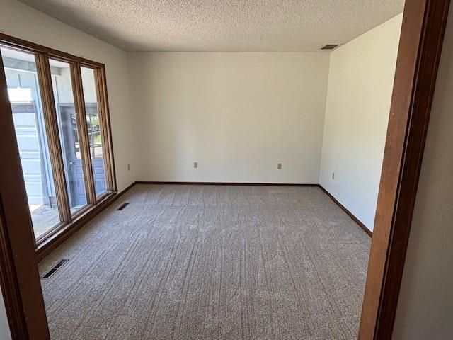 603 Lakeside Court, Girard, KS 66743