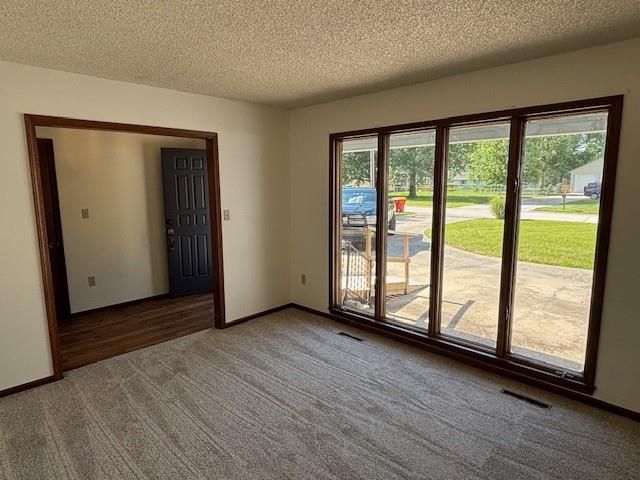 603 Lakeside Court, Girard, KS 66743