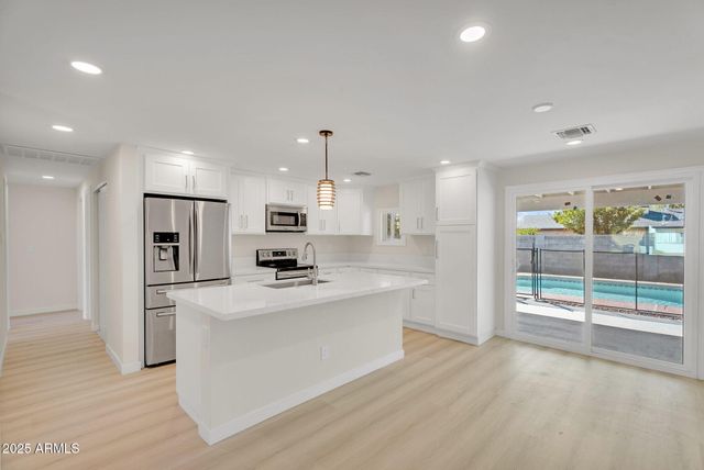 3545 E FRIESS Drive, Phoenix, AZ 85032