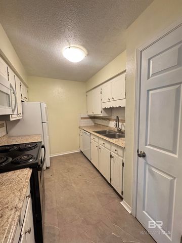 110 5th Street A203, Daphne, AL 36526