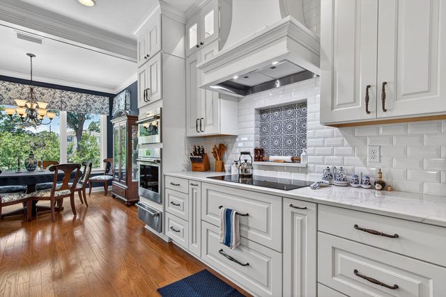 5009 W LEONA STREET, Tampa, FL 33629