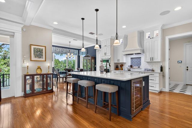 5009 W LEONA STREET, Tampa, FL 33629