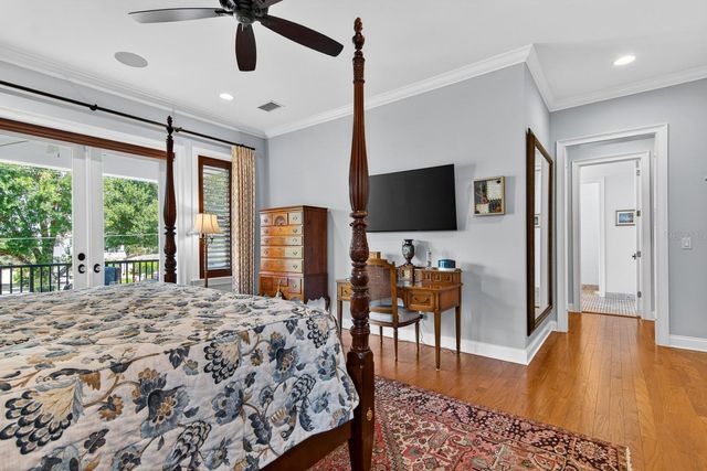 5009 W LEONA STREET, Tampa, FL 33629