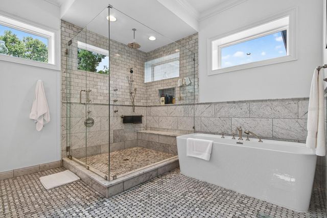 5009 W LEONA STREET, Tampa, FL 33629