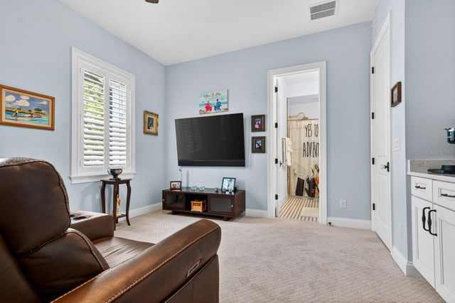 5009 W LEONA STREET, Tampa, FL 33629