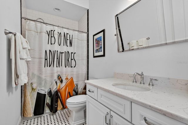 5009 W LEONA STREET, Tampa, FL 33629