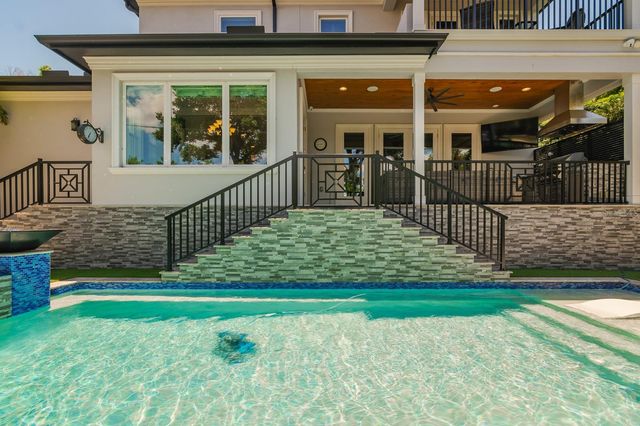 5009 W LEONA STREET, Tampa, FL 33629