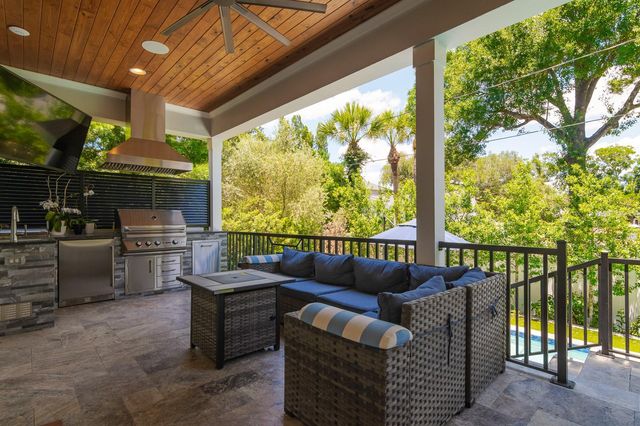 5009 W LEONA STREET, Tampa, FL 33629