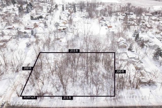 000 Cooley Lake, West Bloomfield, MI 48324