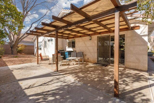 334 E 615 S, Ivins, UT 84738