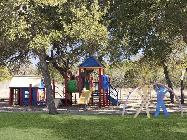 486 El Capitan LOOP, Dripping Springs, TX 78620