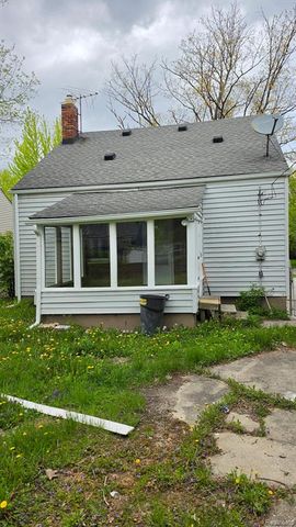19700 Washtenaw Street, Harper Woods, MI 48225