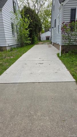 19700 Washtenaw Street, Harper Woods, MI 48225