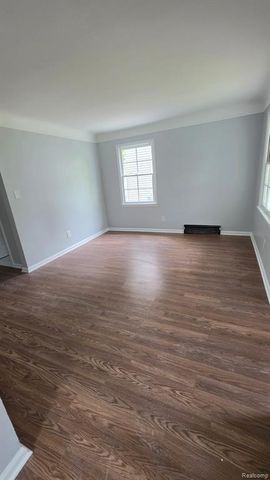 19700 Washtenaw Street, Harper Woods, MI 48225