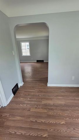 19700 Washtenaw Street, Harper Woods, MI 48225