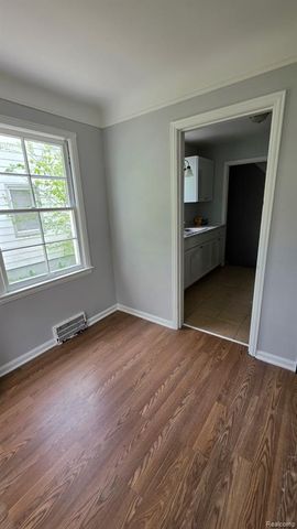 19700 Washtenaw Street, Harper Woods, MI 48225