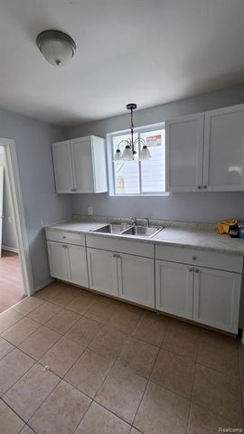19700 Washtenaw Street, Harper Woods, MI 48225