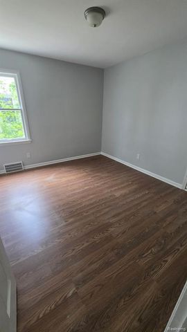 19700 Washtenaw Street, Harper Woods, MI 48225