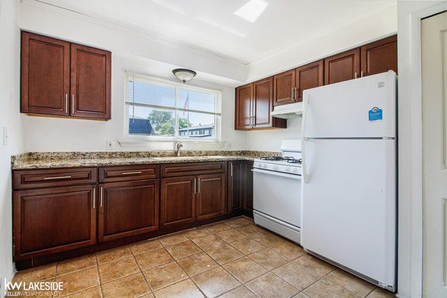 28306 Universal Drive, Warren, MI 48092
