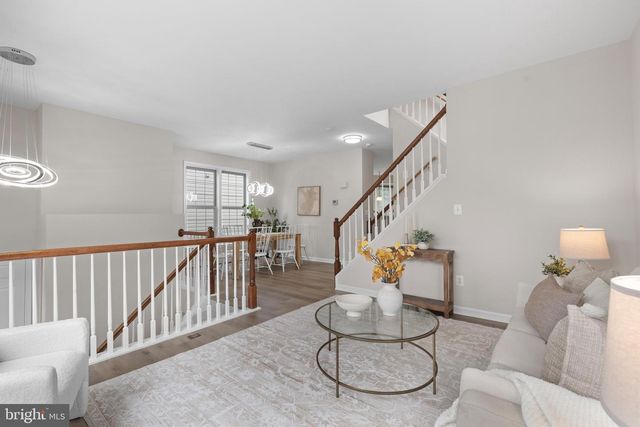 6550 CREEK RUN DR, Centreville, VA 20121