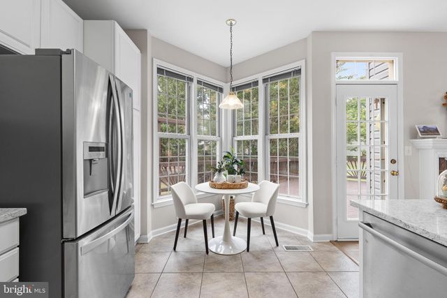 6550 CREEK RUN DR, Centreville, VA 20121