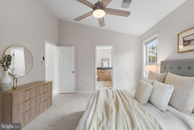 6550 CREEK RUN DR, Centreville, VA 20121