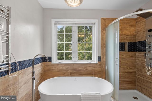 6550 CREEK RUN DR, Centreville, VA 20121