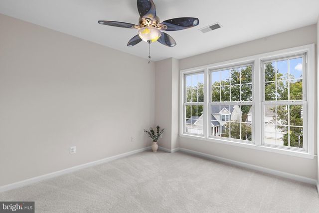 6550 CREEK RUN DR, Centreville, VA 20121