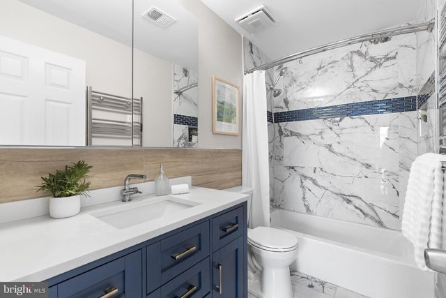 6550 CREEK RUN DR, Centreville, VA 20121