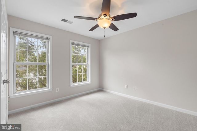 6550 CREEK RUN DR, Centreville, VA 20121