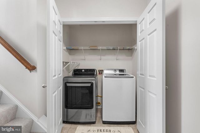 6550 CREEK RUN DR, Centreville, VA 20121