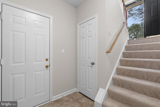 6550 CREEK RUN DR, Centreville, VA 20121