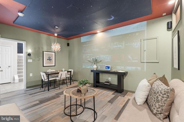 6550 CREEK RUN DR, Centreville, VA 20121