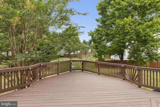 6550 CREEK RUN DR, Centreville, VA 20121