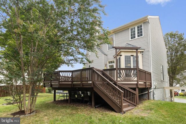 6550 CREEK RUN DR, Centreville, VA 20121