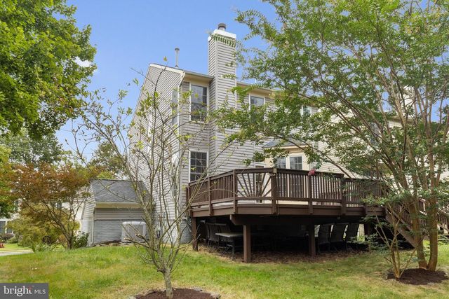 6550 CREEK RUN DR, Centreville, VA 20121