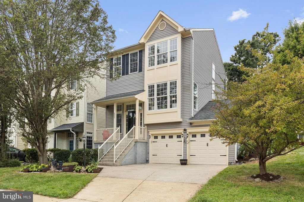 6550 CREEK RUN DR, Centreville, VA 20121