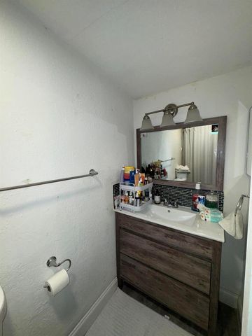4328 Pine Street, West Palm Beach, FL 33406