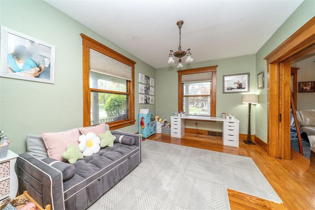 315 E Michigan Avenue, Saline, MI 48176