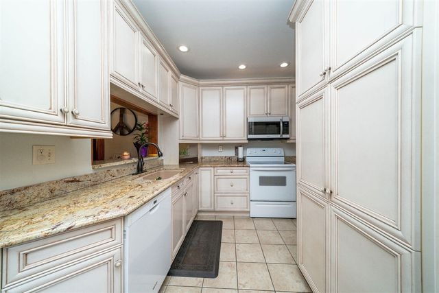 315 E Michigan Avenue, Saline, MI 48176