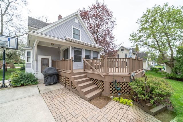 315 E Michigan Avenue, Saline, MI 48176