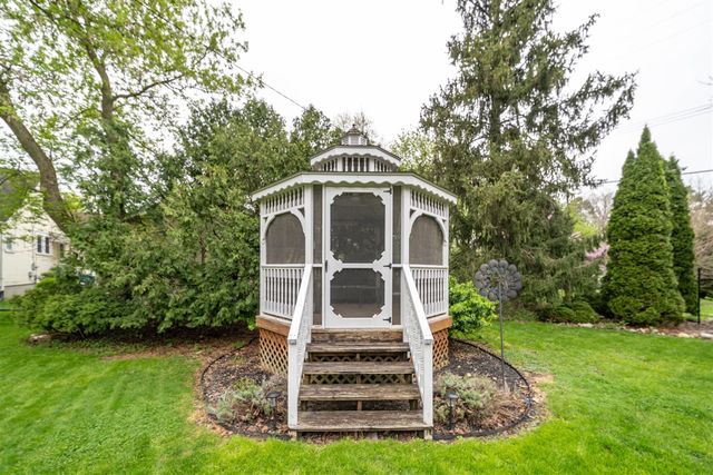 315 E Michigan Avenue, Saline, MI 48176