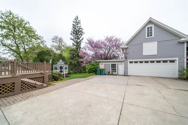 315 E Michigan Avenue, Saline, MI 48176