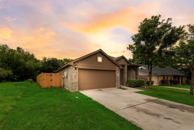 2718 Mossglen Drive, Dallas, TX 75227