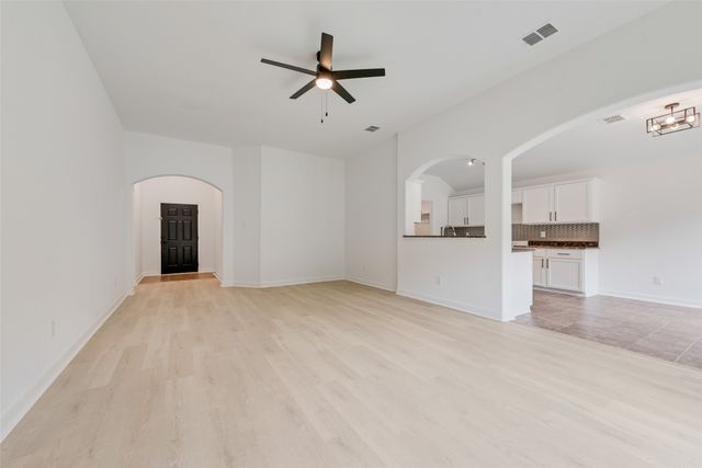 2718 Mossglen Drive, Dallas, TX 75227