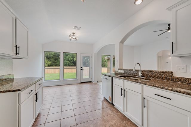 2718 Mossglen Drive, Dallas, TX 75227