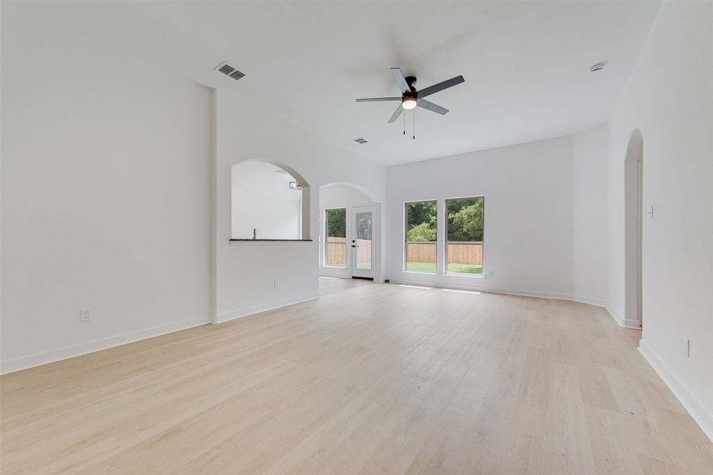 2718 Mossglen Drive, Dallas, TX 75227