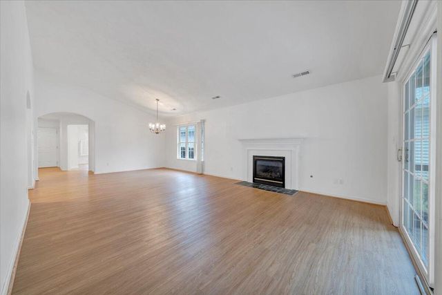 4558 Colonial Place DR, Roanoke, VA 24018